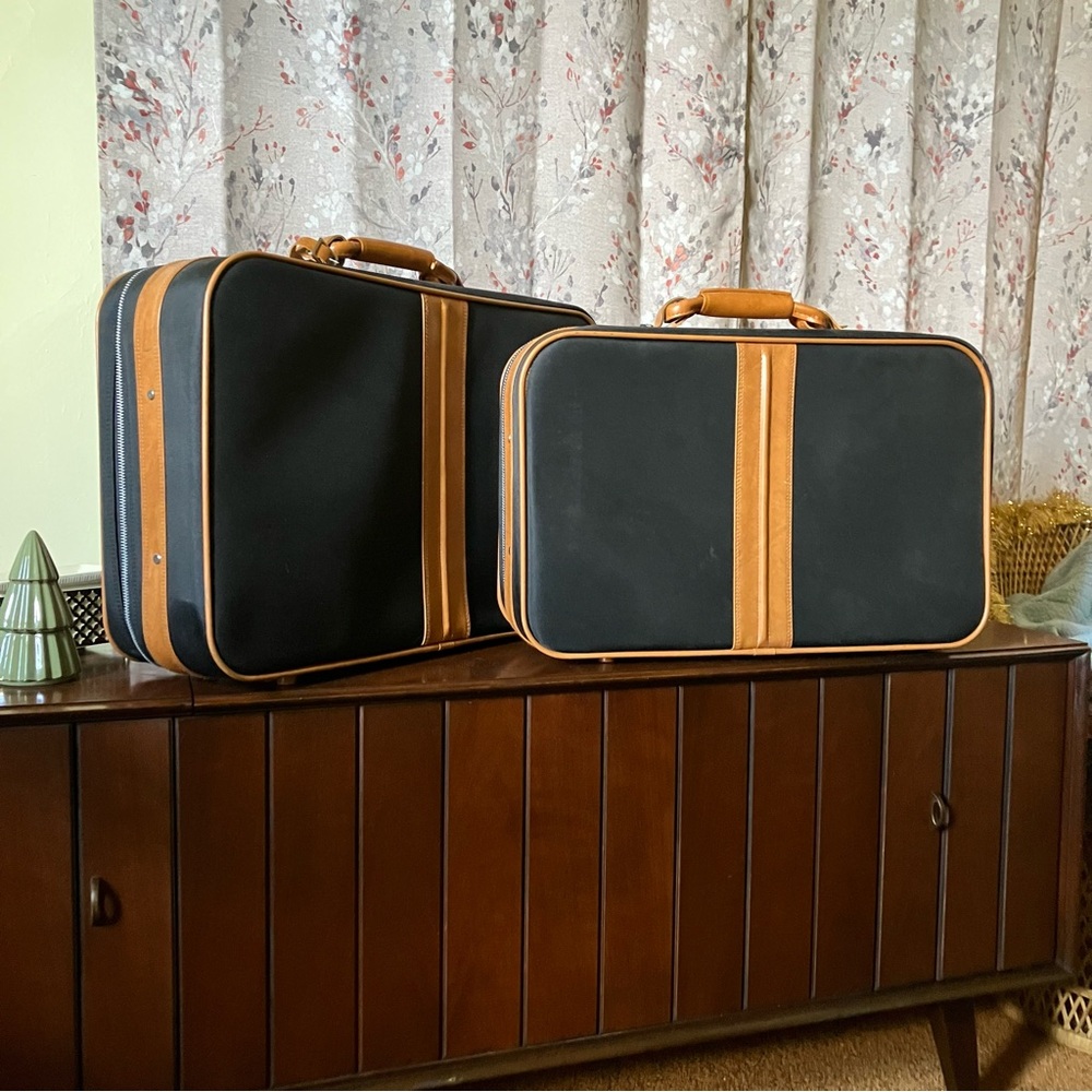 VINTAGE AMBASSADOR DESIGN LUGGAGE SUITCASE 2PC SET BROWN LEATHER TRIM & BLACK